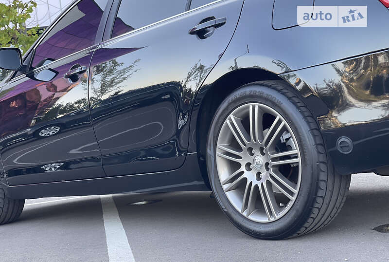 Седан Toyota Camry 2006 в Киеве
