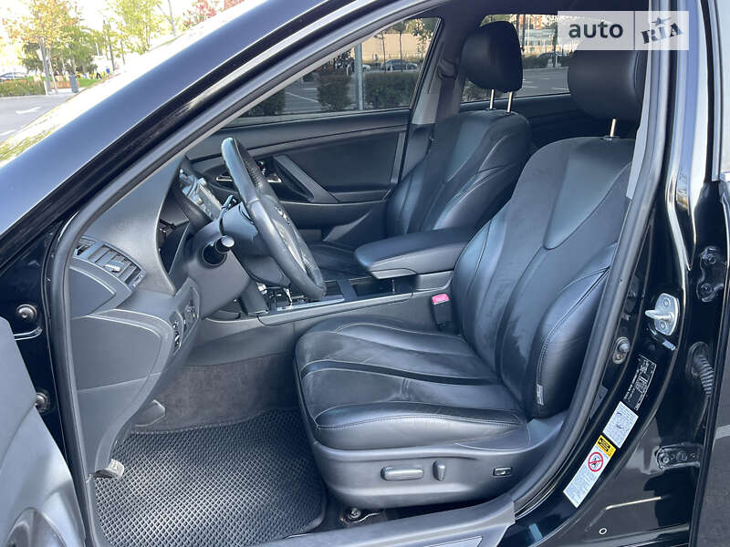 Седан Toyota Camry 2006 в Киеве
