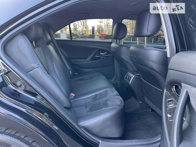 Седан Toyota Camry 2006 в Киеве