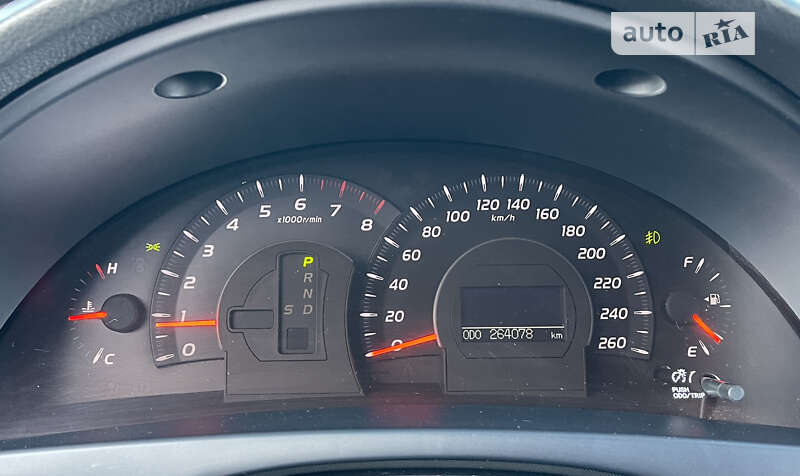 Седан Toyota Camry 2006 в Киеве