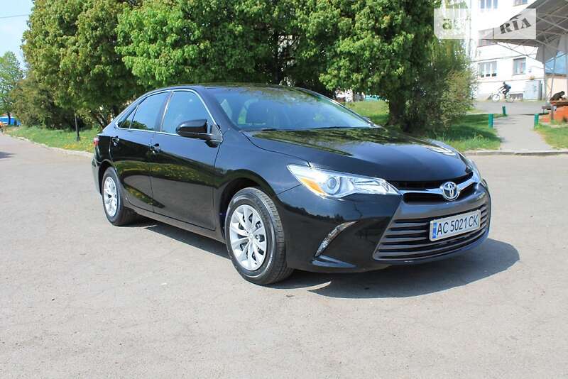Седан Toyota Camry 2015 в Владимире