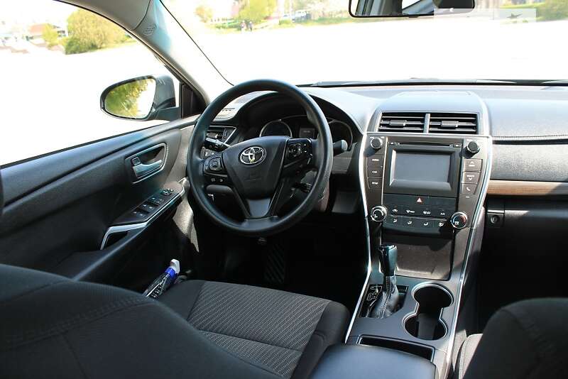 Седан Toyota Camry 2015 в Владимире