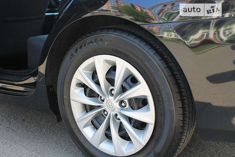 Седан Toyota Camry 2015 в Владимире