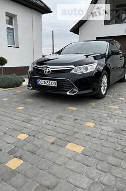 Седан Toyota Camry 2015 в Гайсине