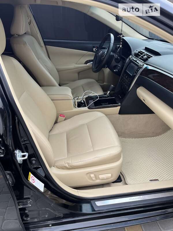 Седан Toyota Camry 2015 в Гайсине