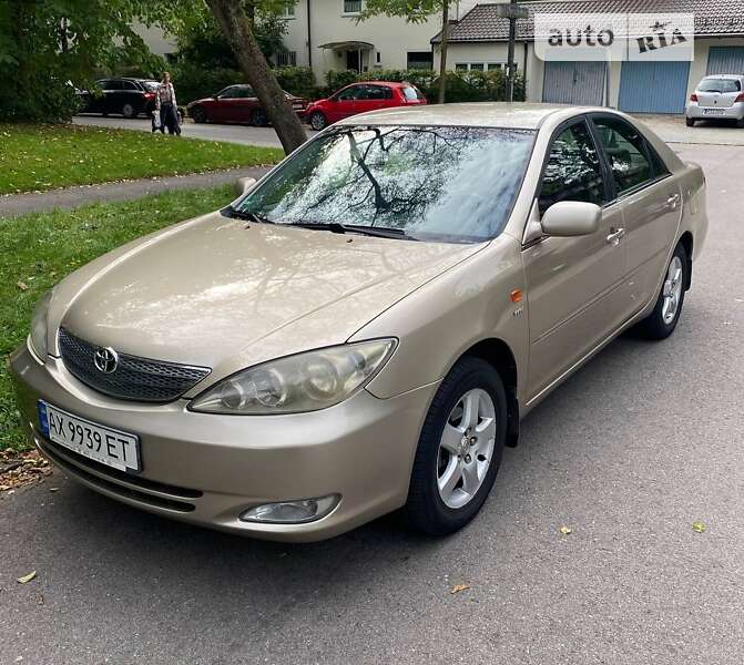 Седан Toyota Camry 2005 в Харкові