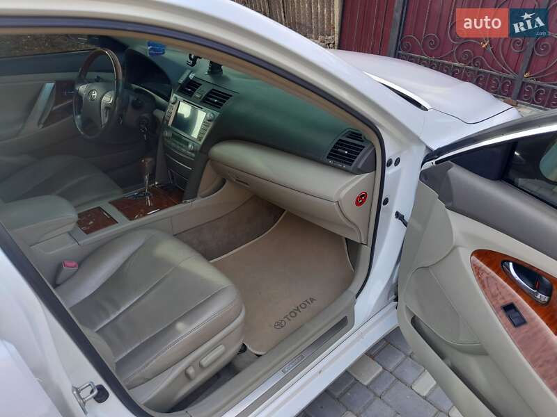 Седан Toyota Camry 2008 в Болграді
