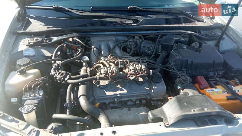 Седан Toyota Camry 2003 в Звенигородке