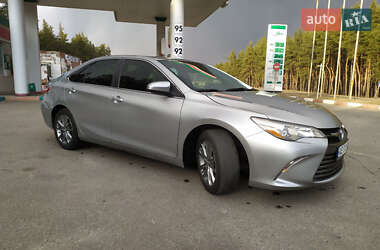 Седан Toyota Camry 2015 в Харкові