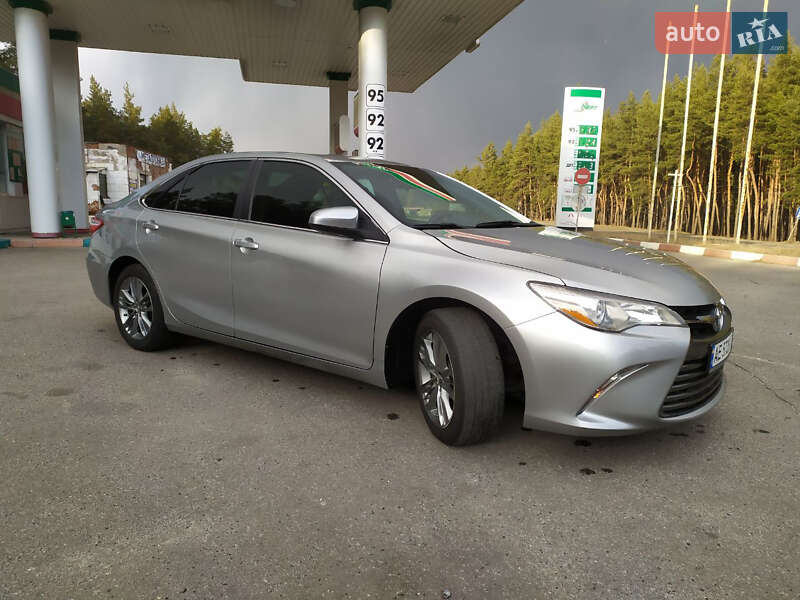 Седан Toyota Camry 2015 в Харкові