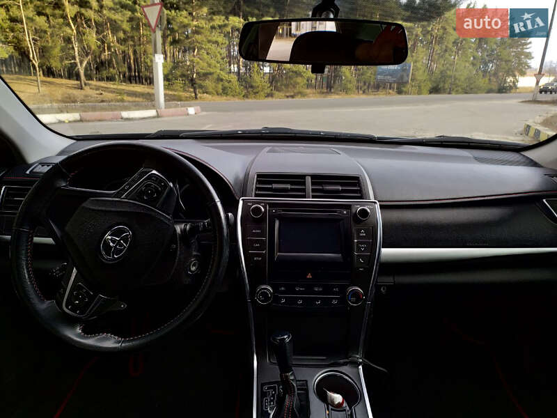 Седан Toyota Camry 2015 в Харкові