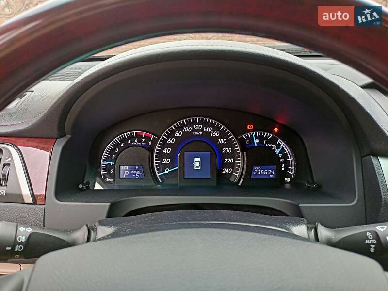 Седан Toyota Camry 2012 в Славутичі