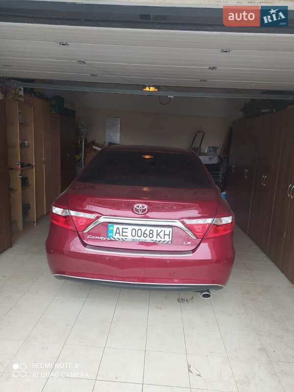 Седан Toyota Camry 2017 в Днепре