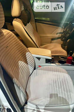 Седан Toyota Camry 2013 в 