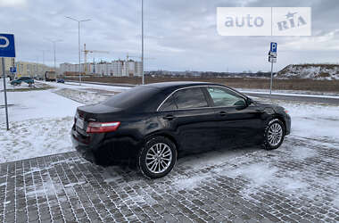 Седан Toyota Camry 2010 в Виннице