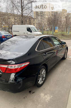Седан Toyota Camry 2015 в Новгород-Северском