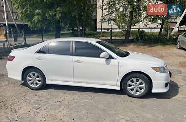 Седан Toyota Camry 2009 в 