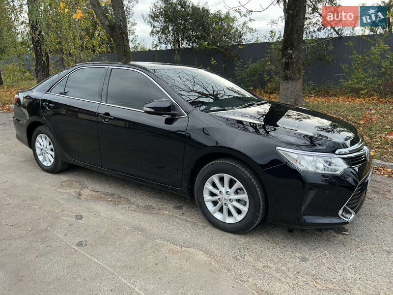 Седан Toyota Camry 2017 в Львові