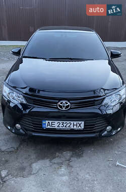 Седан Toyota Camry 2014 в Дніпрі