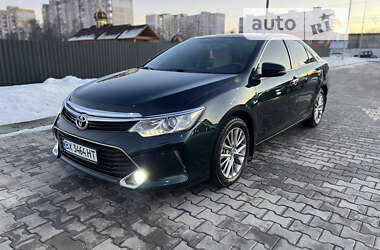 Седан Toyota Camry 2017 в Хмельницком