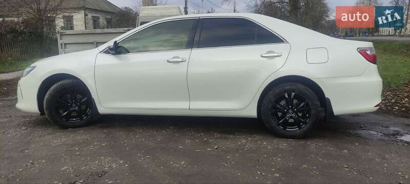 Седан Toyota Camry 2015 в Полтаві