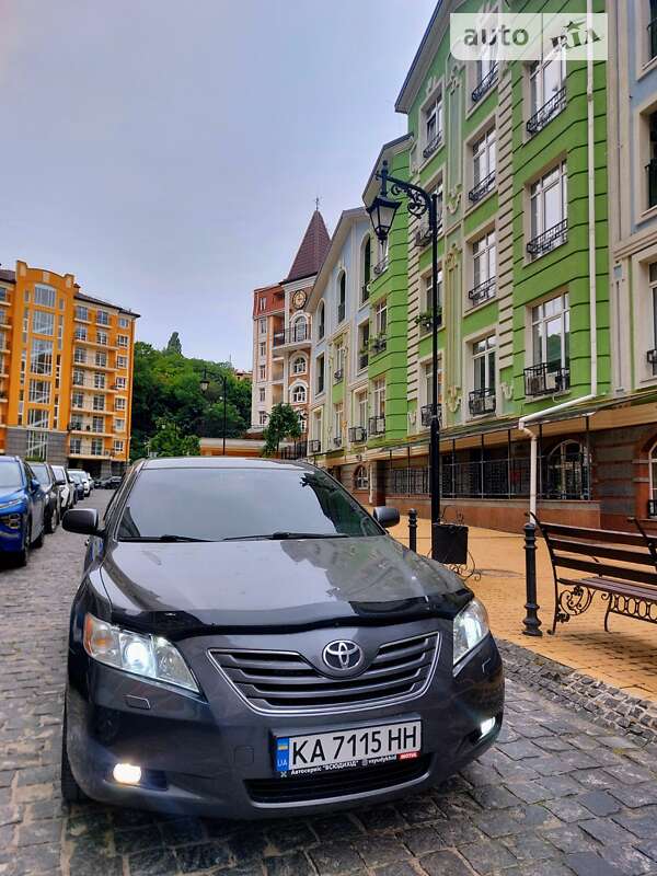 Седан Toyota Camry 2008 в Києві