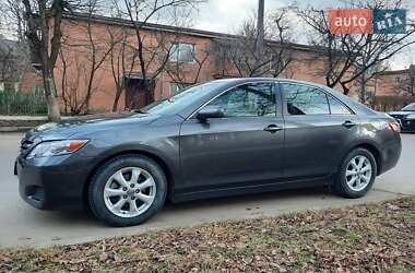 Седан Toyota Camry 2010 в 