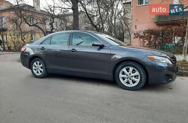 Седан Toyota Camry 2010 в Ивано-Франковске