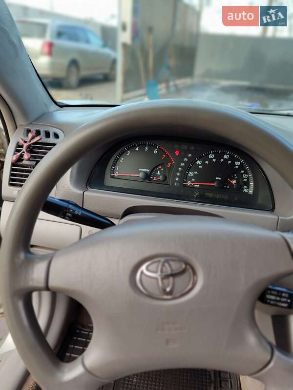 Седан Toyota Camry 2004 в Рокитном