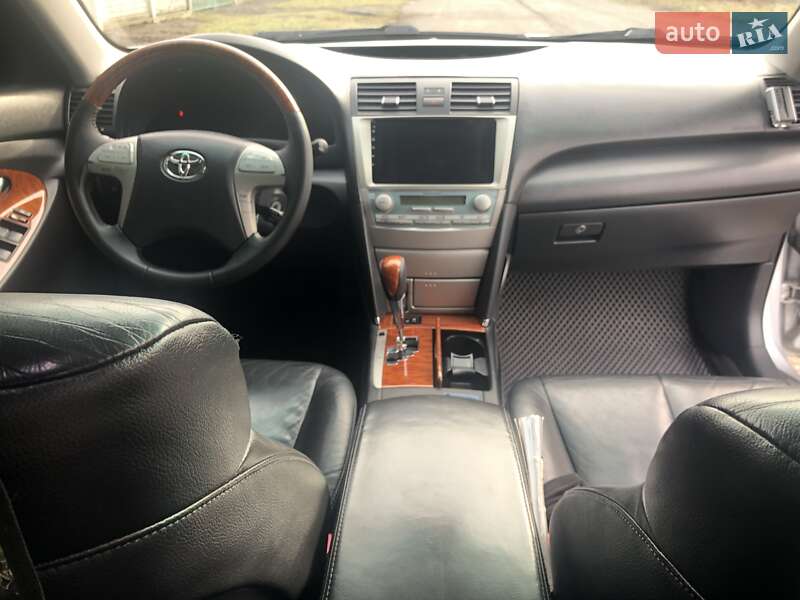 Седан Toyota Camry 2007 в Глобиному