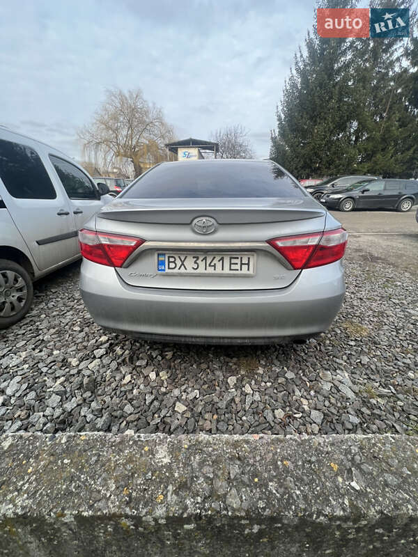 Седан Toyota Camry 2015 в Хмельницькому
