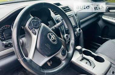 Седан Toyota Camry 2013 в Днепре