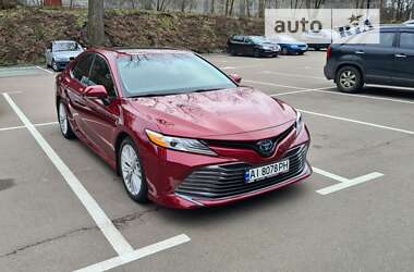 Седан Toyota Camry 2018 в Киеве