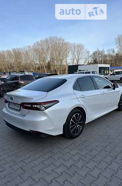 Седан Toyota Camry 2021 в Хмельницком