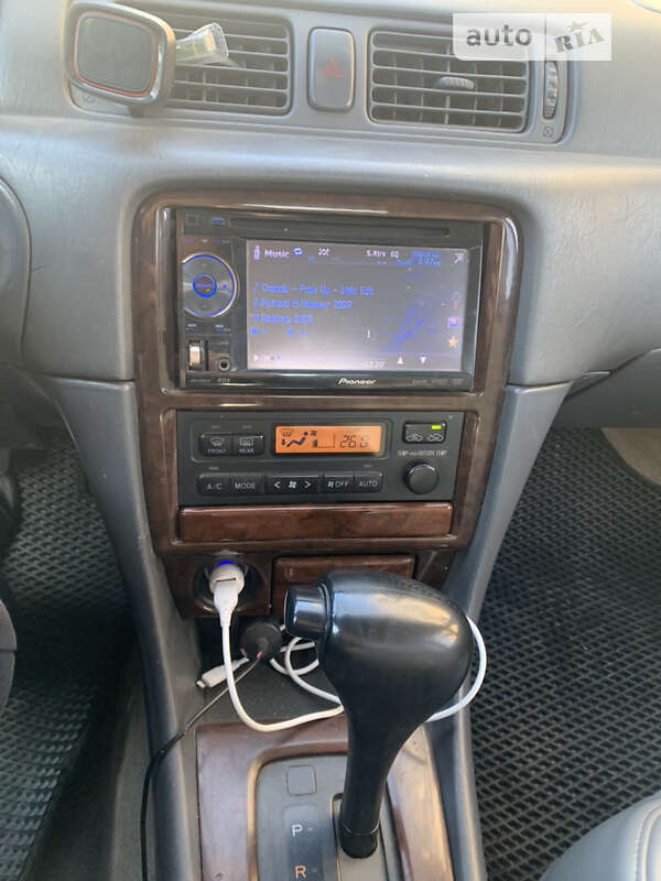 Седан Toyota Camry 1997 в Одессе