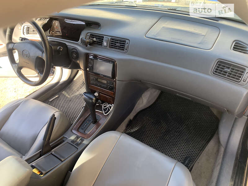 Седан Toyota Camry 1997 в Одессе