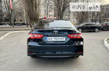 Седан Toyota Camry 2018 в Харькове