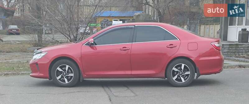 Toyota Camry 2016