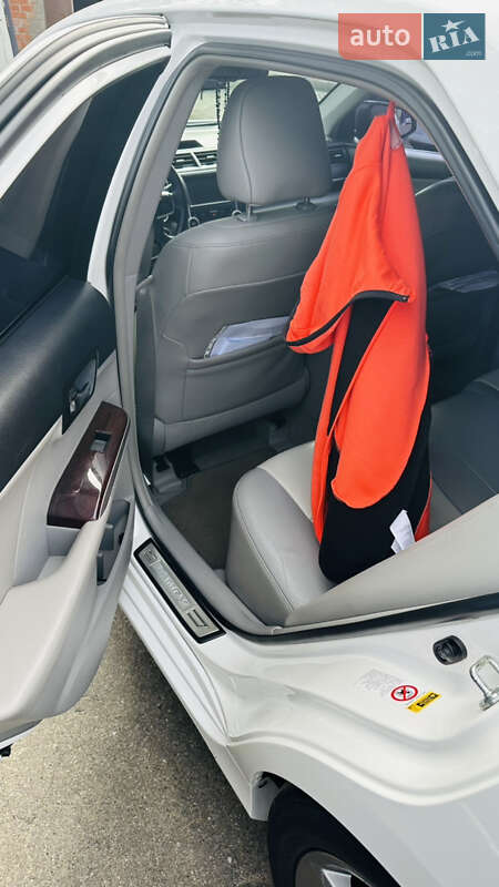 Седан Toyota Camry 2012 в Києві