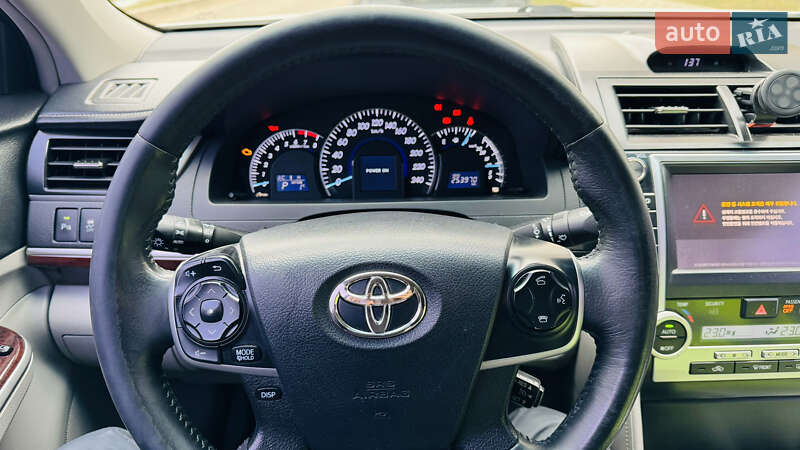 Седан Toyota Camry 2012 в Києві