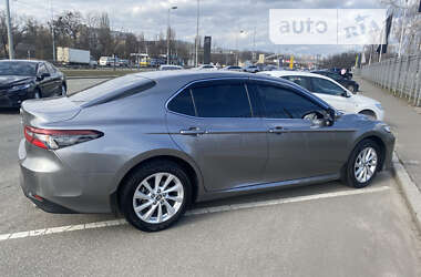 Седан Toyota Camry 2021 в Киеве