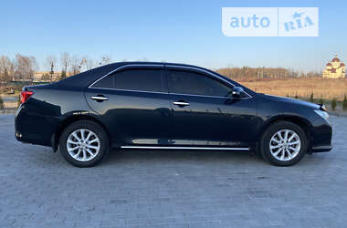 Седан Toyota Camry 2011 в Золочеві