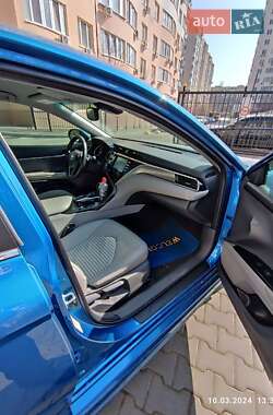 Седан Toyota Camry 2017 в 