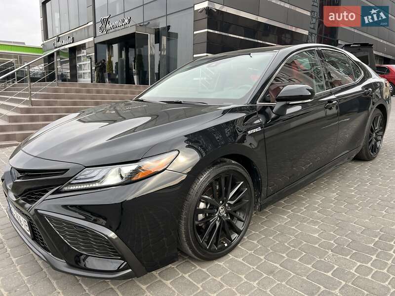 Седан Toyota Camry 2020 в Львове