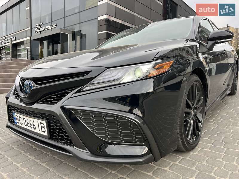 Седан Toyota Camry 2020 в Львове