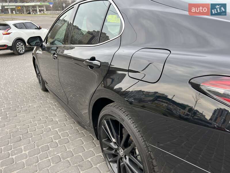 Седан Toyota Camry 2020 в Львове