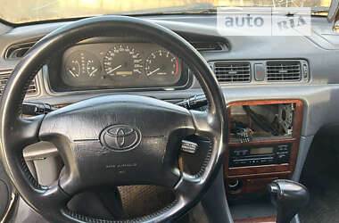 Седан Toyota Camry 1997 в Києві