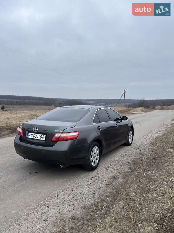 Седан Toyota Camry 2006 в Харькове