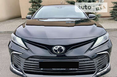 Седан Toyota Camry 2021 в Днепре