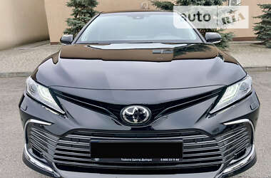 Седан Toyota Camry 2021 в Дніпрі